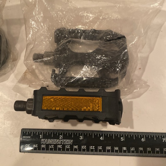 NIP Set of 3 Pairs of Bicycle Pedals - Picture 6 of 6